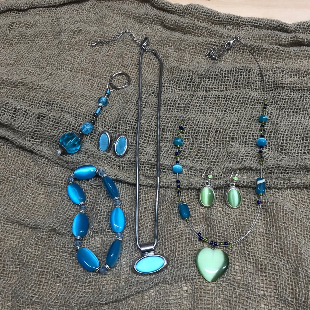 2 Sets of jewelry! Bracelet necklace earring